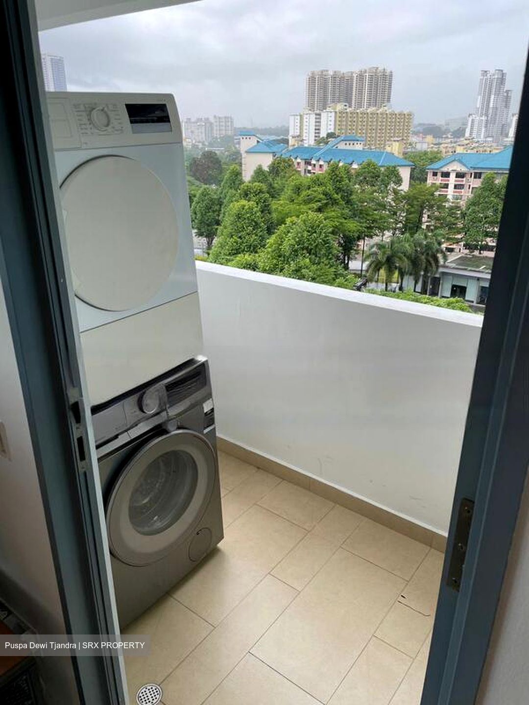 Queensway (D10), Condominium #489136721